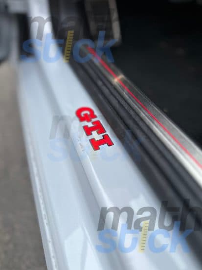 Lot de 2 stickers GTI seuil de porte — photo 1